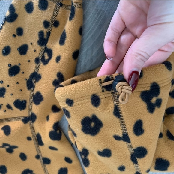 Madewell fleece slipper socks leopard tan size M/L - Picture 3 of 5